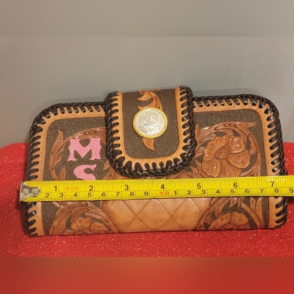 Stunning Handmade Tooled Leather Wallet with MS Pink Initials - Picture 3 of 11